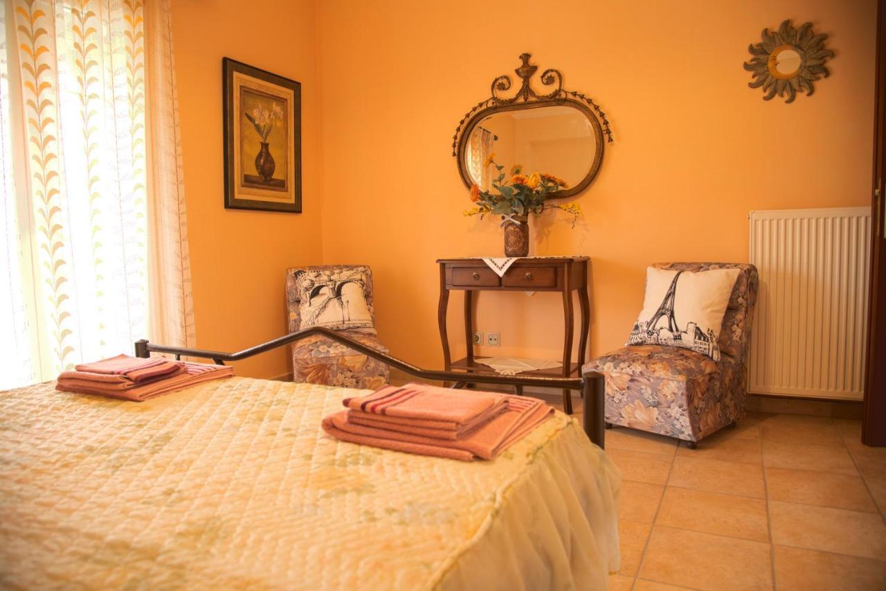 Emily, Soothing Experience, Perfect Getaway Gardeládes